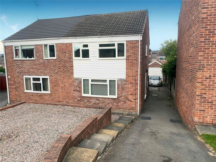 3 Bedroom Semi-Detached House To Rent In Cotswold Close, Swadlincote, Derbyshire, DE11