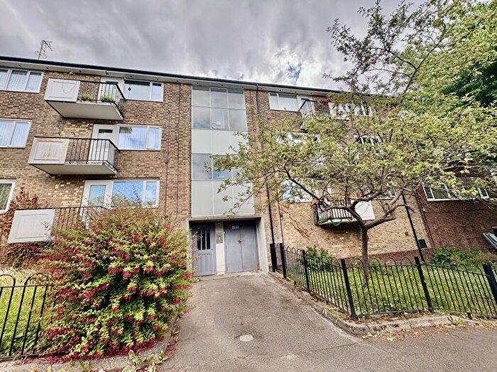 2 Bedroom Flat To Rent In Grafton Court, Moorgate Street, NG7