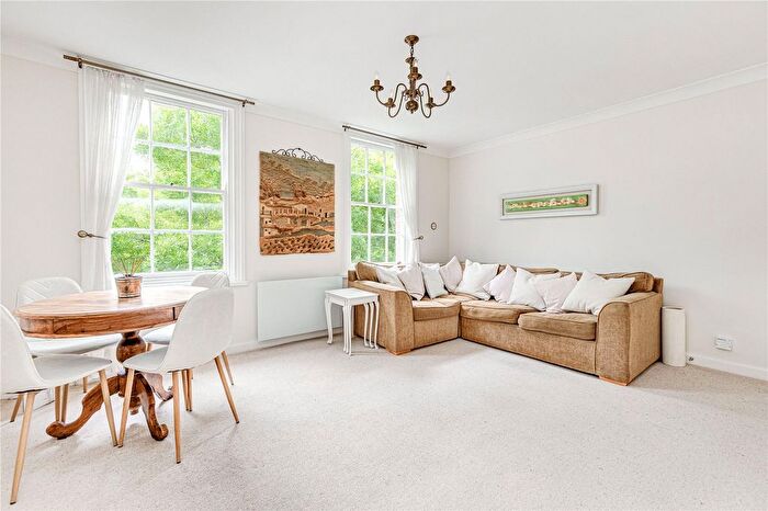 1 Bedroom Flat To Rent In Battersea Square, Battersea Park, SW11