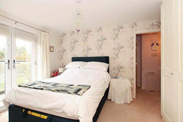 2 Bedroom Flat For Sale In Gadebury Heights, Hemel Hempstead, HP1
