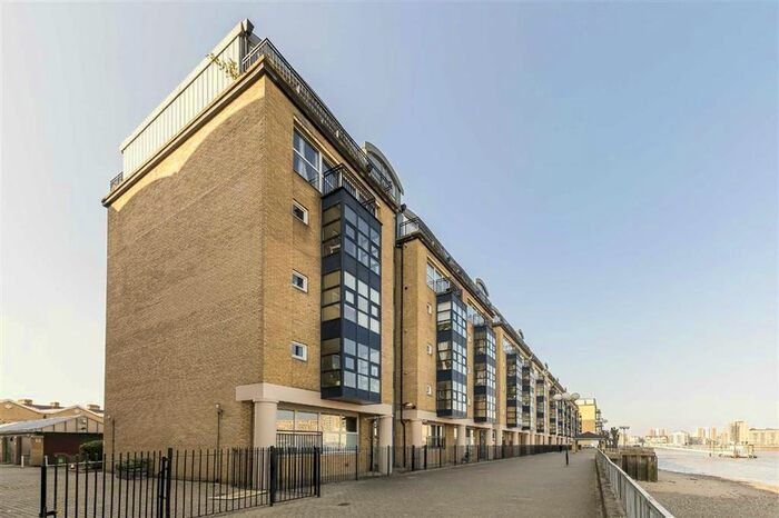 2 Bedroom Flat To Rent In Rotherhithe Street, London, SE16
