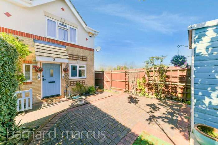 2 Bedroom House To Rent In Baron Close, Sutton, SM2
