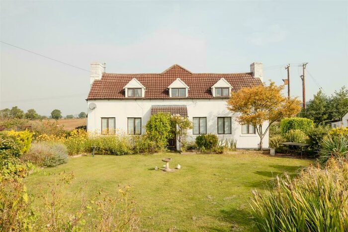 3 Bedroom Cottage For Sale In Standish, Stonehouse, GL10