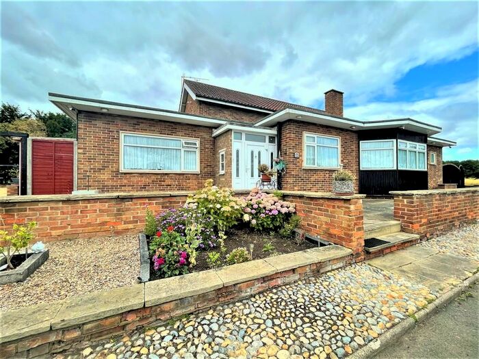 6 Bedroom Detached House For Sale In The Plough, London Road, Biggleswade, SG18