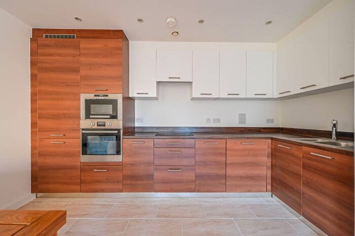 2 Bedroom Flat For Sale In Forge Square, Isle Of Dogs, London, E14