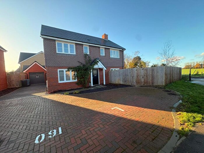 4 Bedroom Detached House For Sale In Wickfields, Longwick, Princes Risborough, HP27