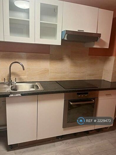 2 Bedroom Flat To Rent In Maytrees, Eastville, Bristol, BS5