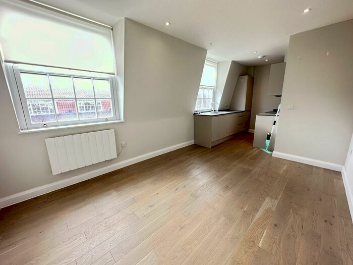 1 Bedroom Flat For Sale In Flat, Wigmores South, Welwyn Garden City, Hertfordshire, AL8