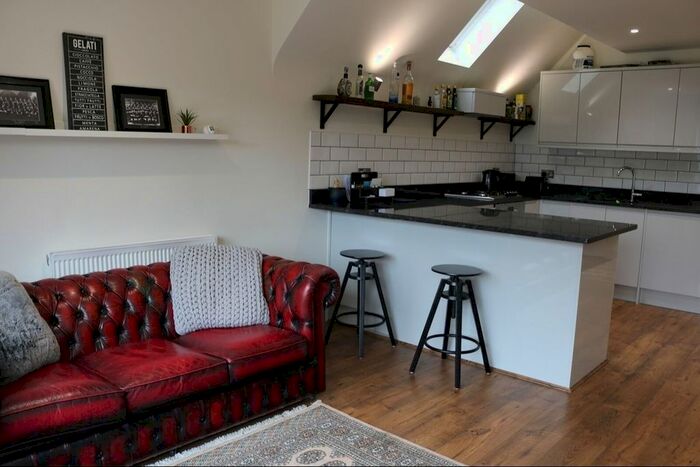 1 Bedroom Flat To Rent In Glebe Side, Twickenham, TW1