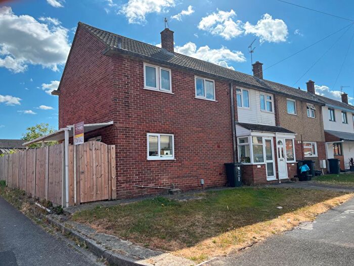 3 Bedroom End Of Terrace House For Sale In Verwood Close, Swindon, SN3