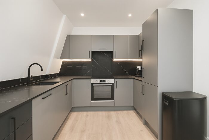 2 Bedroom Penthouse To Rent In Beagle Close, London, NW7