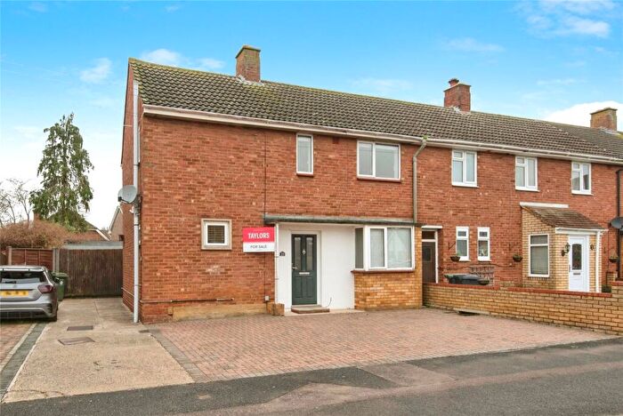 3 Bedroom End Of Terrace House For Sale In Oak Crescent, Biggleswade, Bedfordshire, SG18