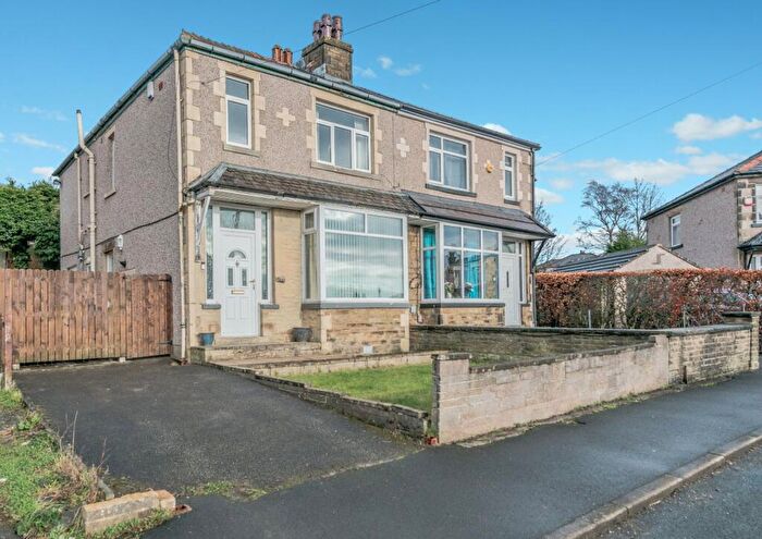 4 Bedroom Semi Detached House For Sale In Thornacre Crescent, Wrose, Shipley, BD18