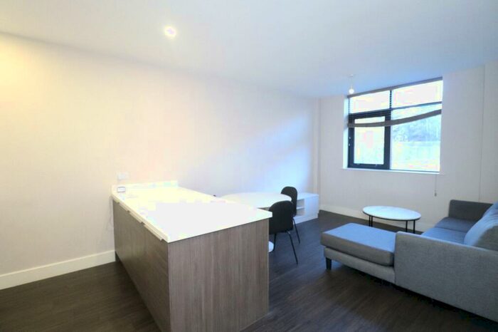 2 Bedroom Flat To Rent In Dawsons Square, Pudsey, West Yorkshire, LS28