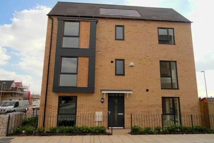 4 Bedroom Semi-Detached House To Rent In Bronte Avenue, Tattenhoe Park, Milton Keynes, MK4