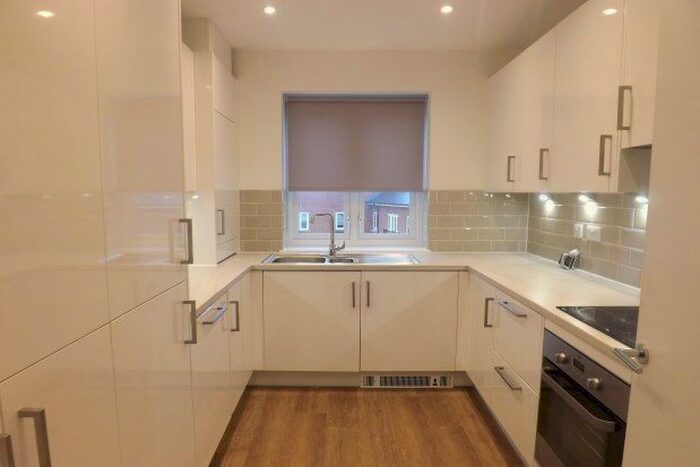 2 Bedroom Flat To Rent In Carey Lane, Waterlooville, PO7