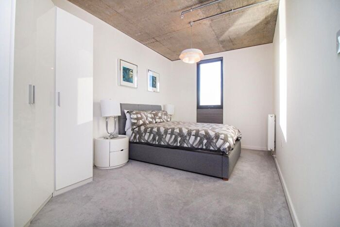 2 Bedroom Flat For Sale In Smokehouse Two, Smiths Dock, NE29