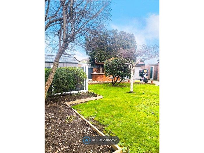 2 Bedroom Detached House To Rent In Goffs Road, Ashford, TW15