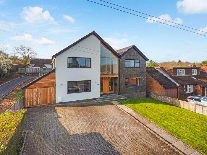 4 Bedroom Detached House For Sale In Burridge Road, Burridge, SO31