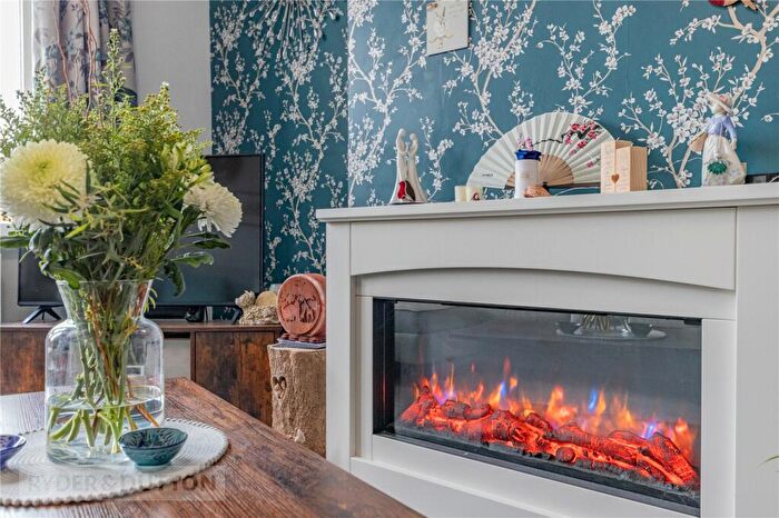 2 Bedroom Bungalow For Sale In Manchester Road, Slaithwaite, Huddersfield, West Yorkshire, HD7