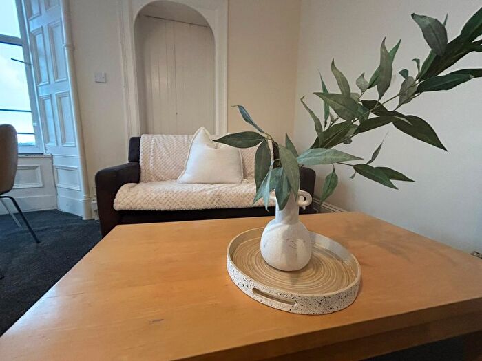 3 Bedroom Flat To Rent In West Lyon Street, East End, Dundee, DD4