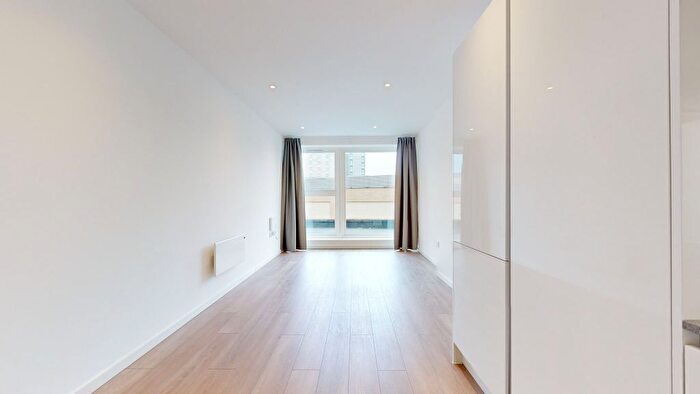 Studio To Rent In Selden Hill, Hemel Hempstead, HP2