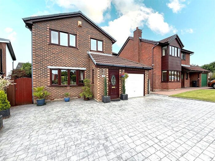4 Bedroom Detached House For Sale In Whitsundale, Westhoughton, Bolton, BL5