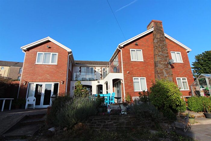 4 Bedroom Detached House For Sale In Stanley Road, Garndiffaith, Pontypool, NP4