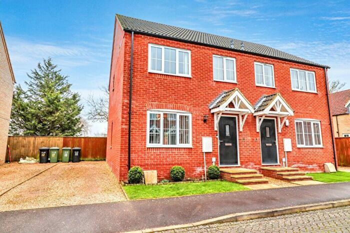 3 Bedroom Semi-Detached House For Sale In Willow Tree Close, West Lynn, King's Lynn, Norfolk, PE34