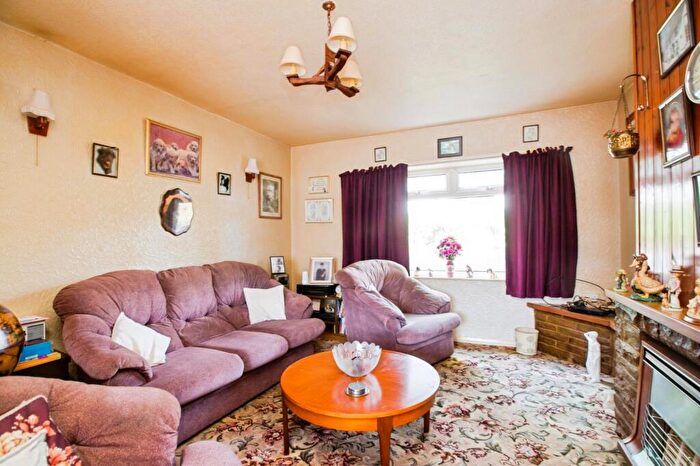 2 Bedroom Semi Detached House For Sale In Illingworth Road, Halifax, West Yorkshire, HX2