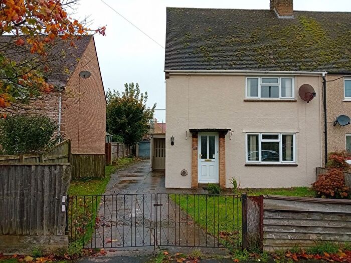 2 Bedroom End Of Terrace House To Rent In Foxwood Close, Aston, Oxon, OX18