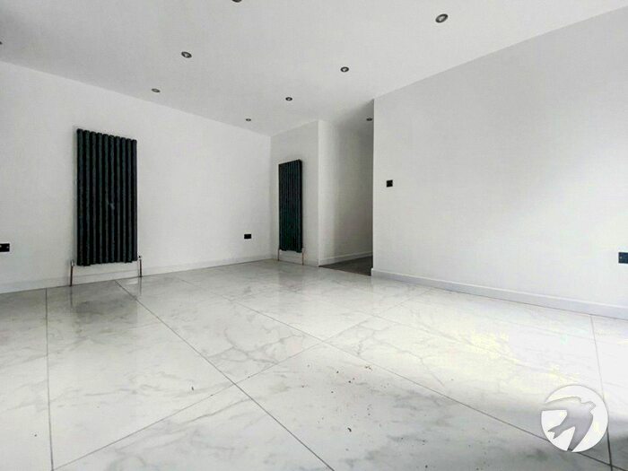 1 Bedroom Flat To Rent In London Road, Sittingbourne, Kent, ME10