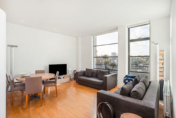 2 Bedroom Flat To Rent In Evershed Walk, London, W4