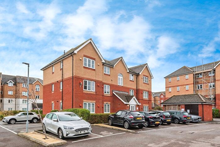 1 Bedroom Flat For Sale In Twickenham Close, Swindon, Wiltshire, SN3