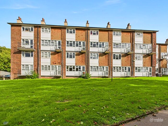 2 Bedroom Maisonette To Rent In Kestrel Way, New Addington, Croydon, CR0