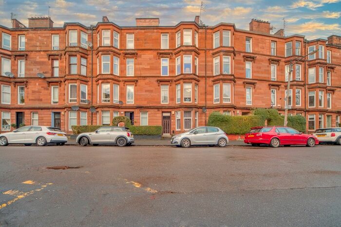 2 Bedroom Flat To Rent In Waverley Gardens, Glasgow, G41
