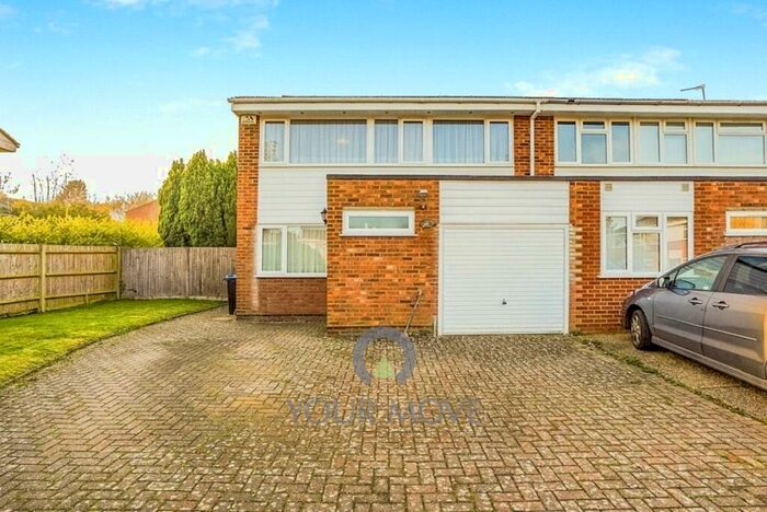 4 Bedroom Semi-Detached House To Rent In Parr Crescent, Hemel Hempstead, Hertfordshire, HP2