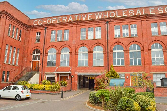 4 Bedroom Town House For Sale In Wheatsheaf Court, Knighton Fields, Leicester, LE2