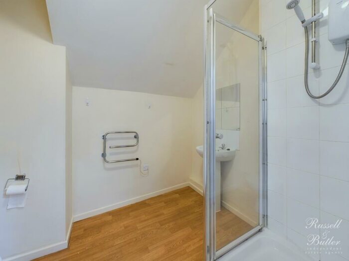 1 Bedroom Flat To Rent In Cobham Mews, West Street, Buckingham, MK18