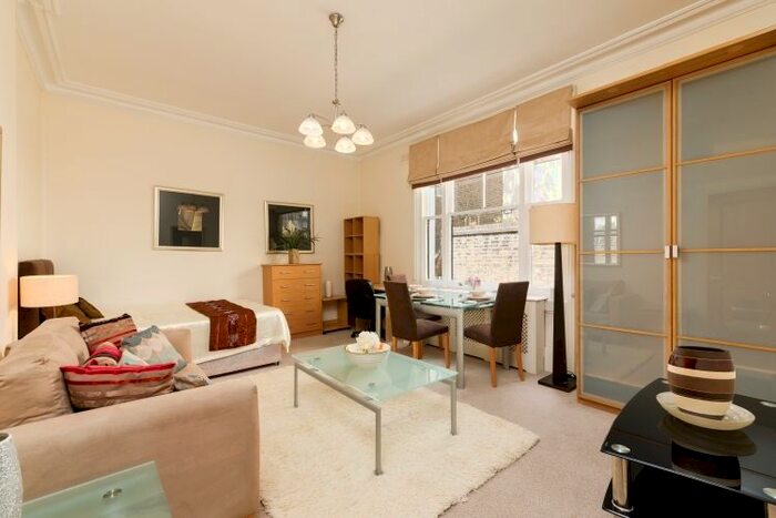 Studio To Rent In Ashburn Gardens, London, SW7