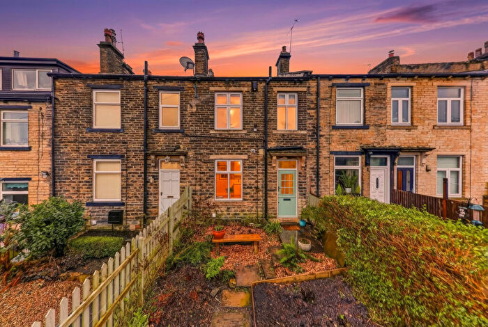 1 Bedroom Terraced House For Sale In Broad Street, Farsley, LS28