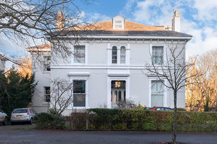 2 Bedroom Flat For Sale In St. Georges Road, Cheltenham, GL50