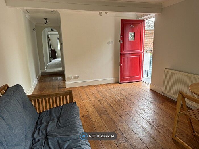 2 Bedroom Maisonette To Rent In Manor Place, Staines-Upon-Thames, TW18