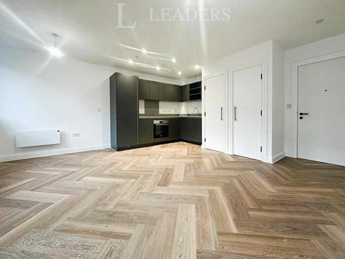 2 Bedroom Apartment To Rent In Lockside Apartments, Scotland Street, B1