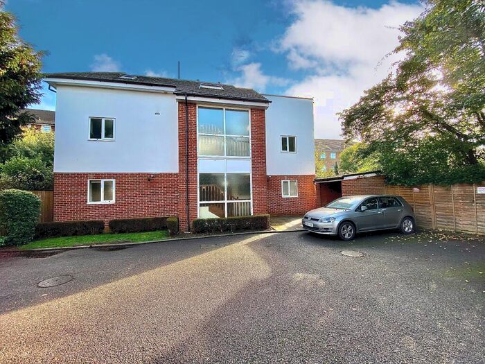 1 Bedroom Flat To Rent In Hill Lane, Southampton, SO15