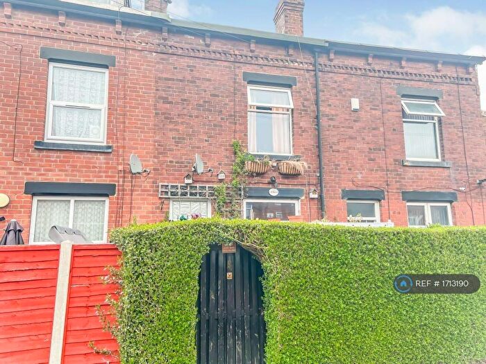 4 Bedroom Terraced House To Rent In Aston Terrace, Leeds, LS13