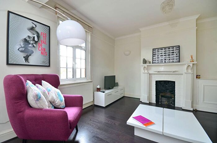 2 Bedroom Flat To Rent In Peterborough Villas, Fulham Broadway, London, SW6