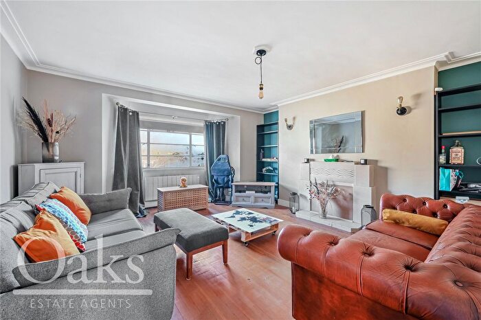 2 Bedroom Flat To Rent In Streatham High Road, London, SW16