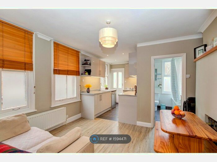 2 Bedroom Maisonette To Rent In Kettering Street, London, SW16