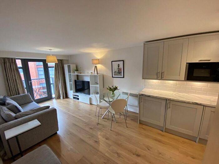 2 Bedroom Apartment To Rent In Lion Court, Warstone Lane, Birmingham, West Midlands, B18